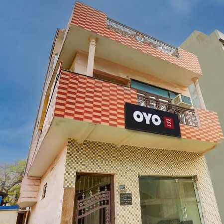 Hotel O Thirty Inns Нойда Екстер'єр фото