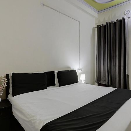 Hotel O Thirty Inns Нойда Екстер'єр фото