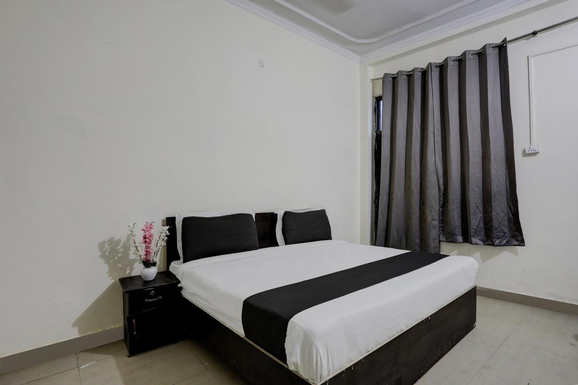 Hotel O Thirty Inns Нойда Екстер'єр фото