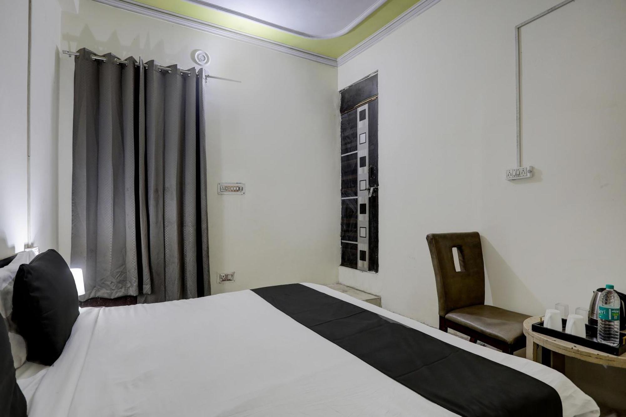 Hotel O Thirty Inns Нойда Екстер'єр фото
