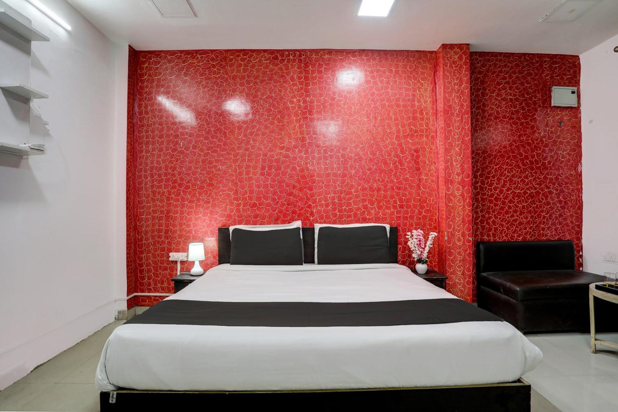 Hotel O Thirty Inns Нойда Екстер'єр фото