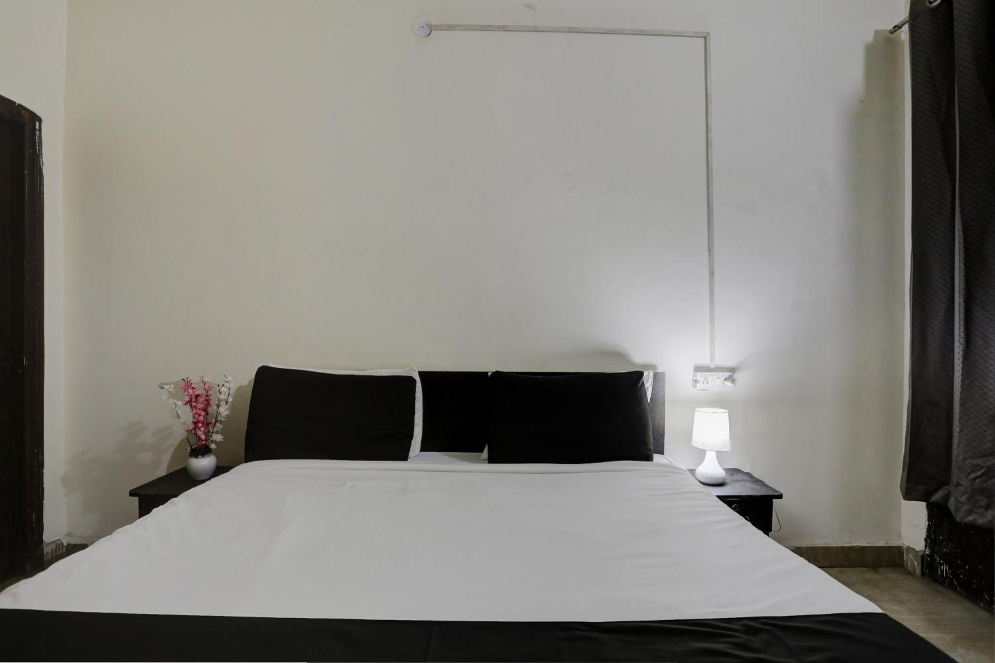 Hotel O Thirty Inns Нойда Екстер'єр фото