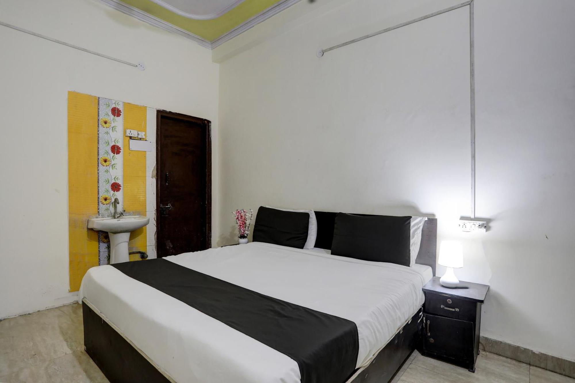 Hotel O Thirty Inns Нойда Екстер'єр фото